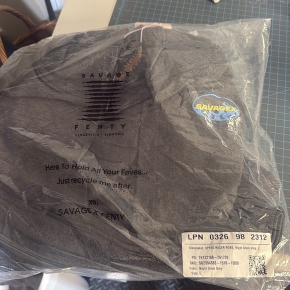 SAVAGE X Fenty | So Speed Racer Robe | Large - Picture 5 of 5